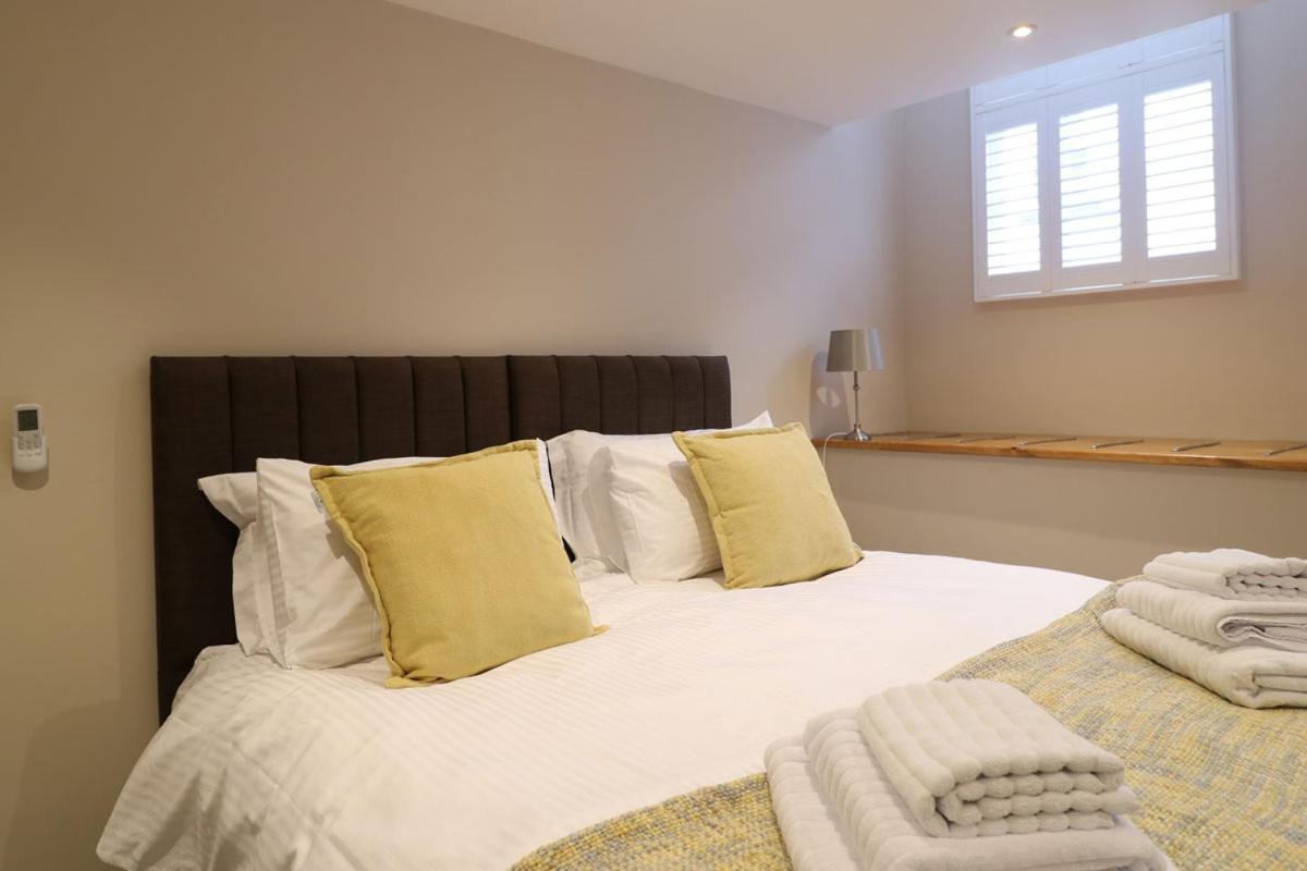 Ashbourne Luxury Suites エクステリア 写真