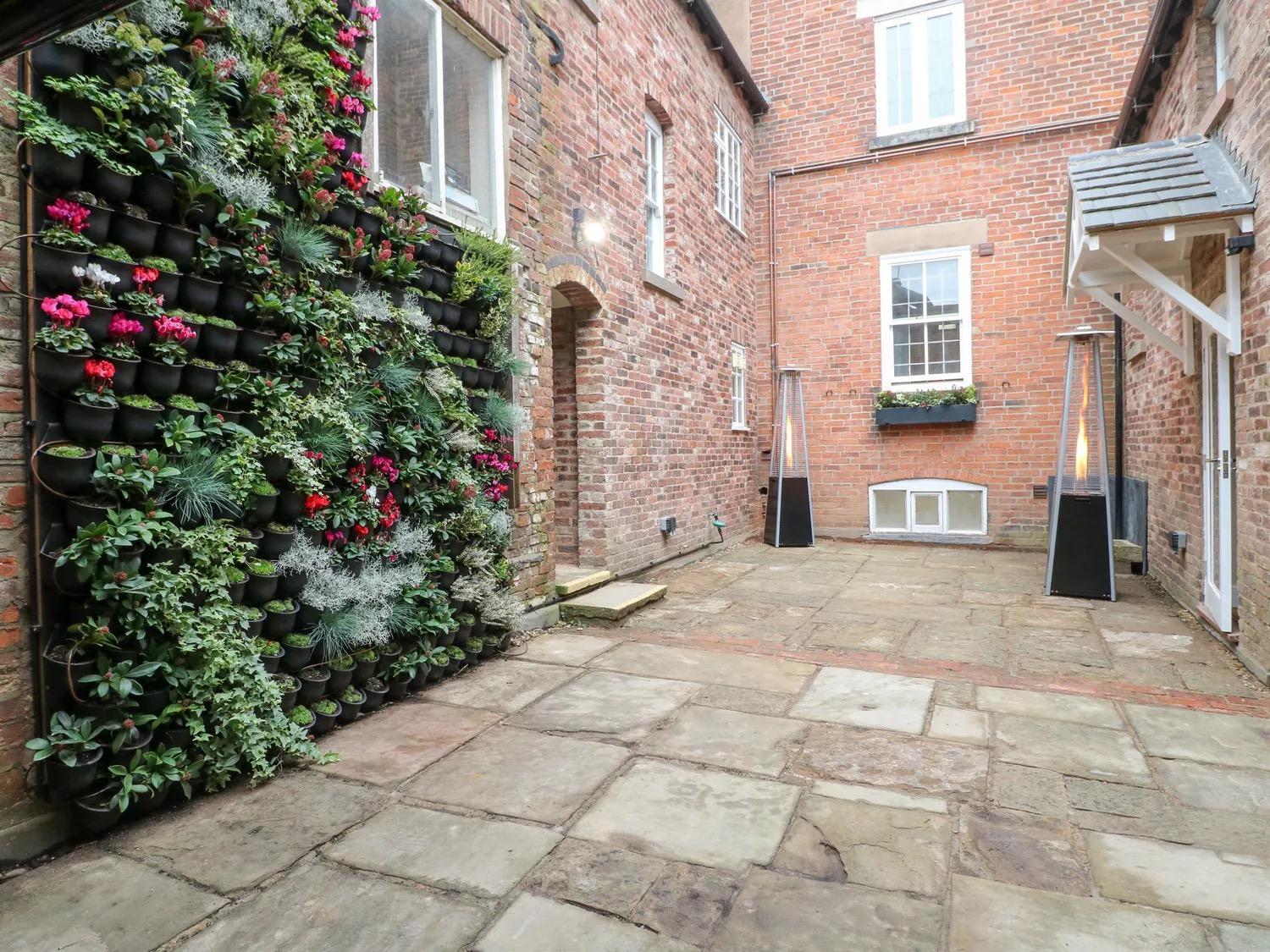Ashbourne Luxury Suites エクステリア 写真