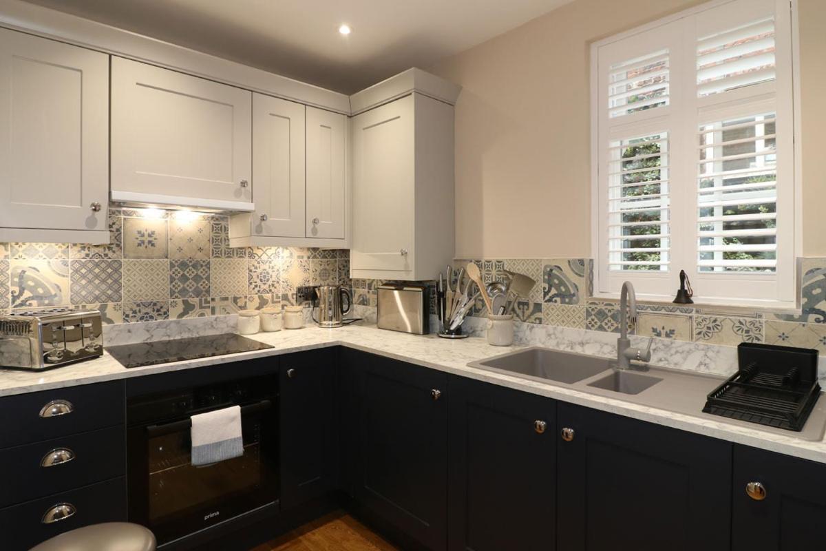 Ashbourne Luxury Suites エクステリア 写真