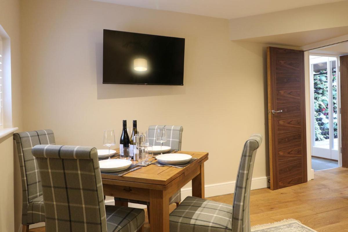 Ashbourne Luxury Suites エクステリア 写真