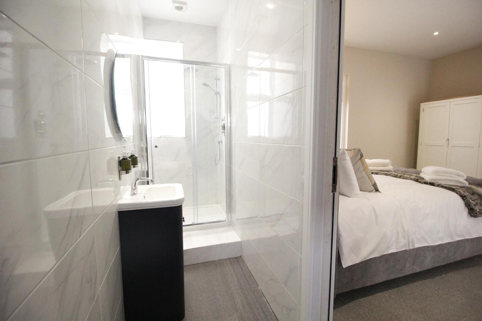 Ashbourne Luxury Suites エクステリア 写真